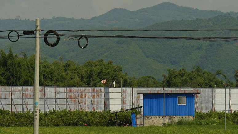 A fronteira entre a China e Mianmar, outrora próspera, está sendo agora rigorosamente patrulhada