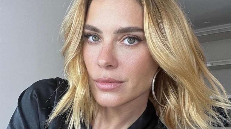 Carolina Dieckmann ainda refletiu sobre beleza 