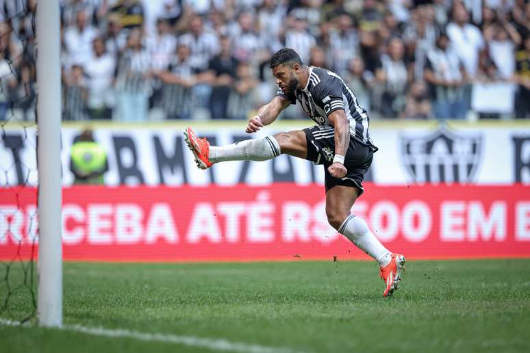 Hulk marca na vitória por 2 a 0 sobre o Vasco pelo Campeonato Brasileiro, na Arena MRV.