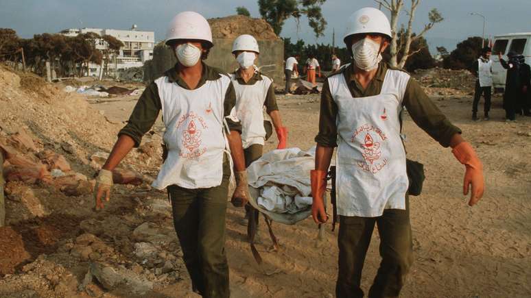 Campos de Sabra e Shatila após o massacre em Beirute, Líbano, em 27 de setembro de 1982