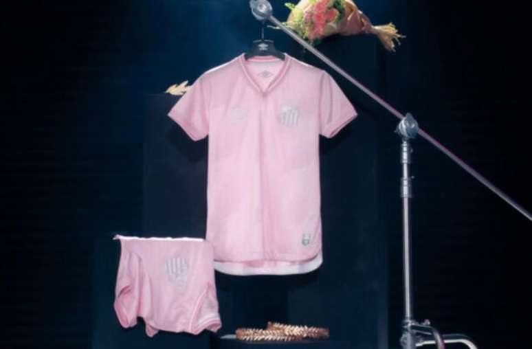 Santos lança camisa em homenagem ao Outubro Rosa –