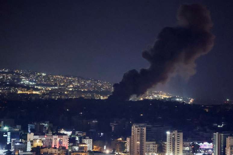 “We can’t leave alone,” says a Brazilian woman in war-torn Lebanon; read the reports