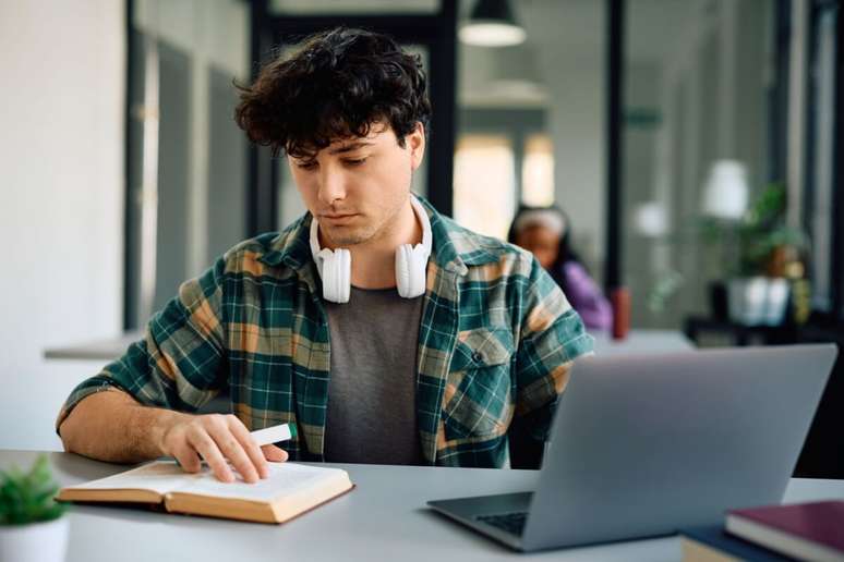 A preparação para o Enem exige leituras de autores clássicos e contemporâneos 