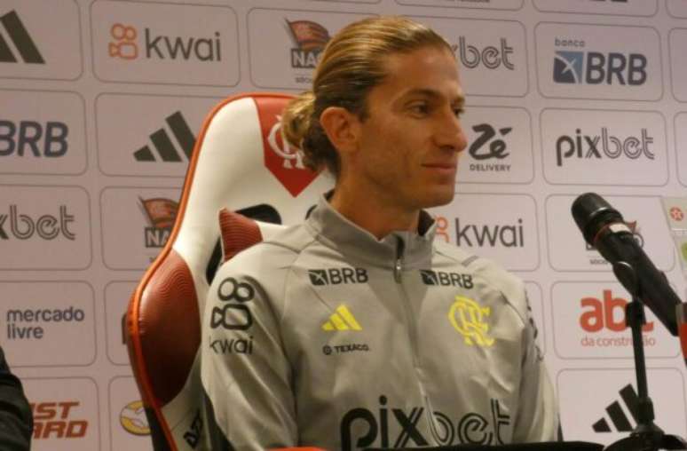 Lucas Bayer / Jogada10 - Legenda: Filipe Luis foi apresentado oficialmente pelo Flamengo