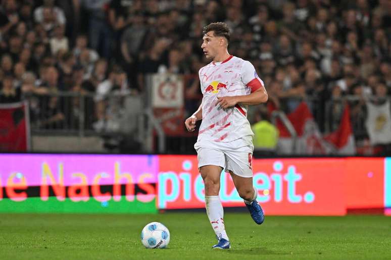 Willi Orban (Leipzig) durante jogo contra o St. Pauli, no dia 22.09.2024