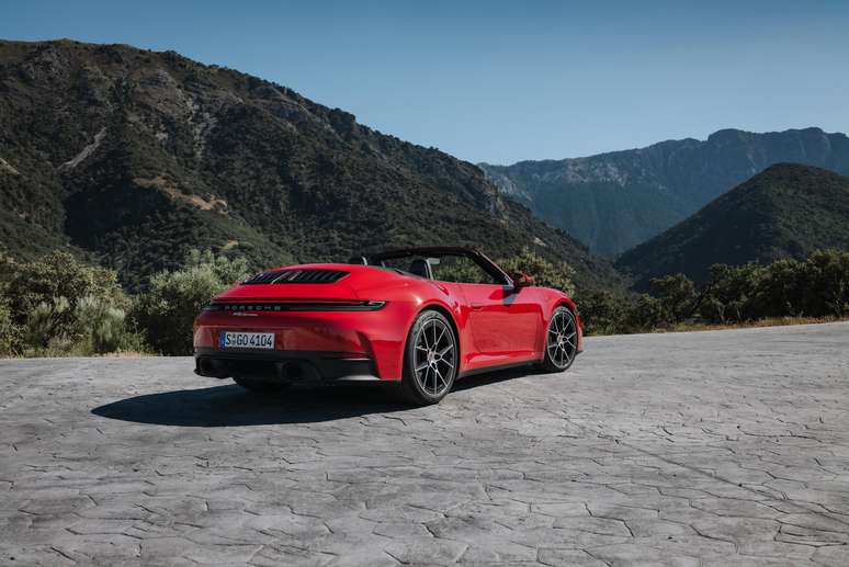 Novo Porsche 911 Carrera Cabriolet 2025