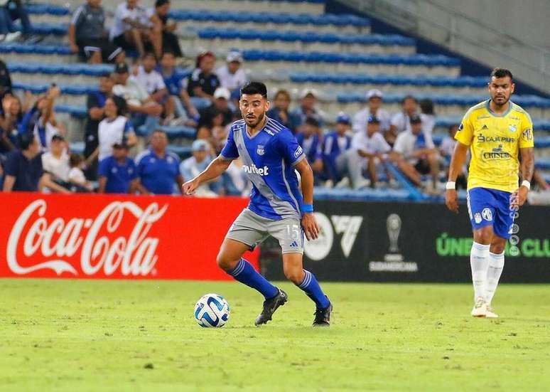 Foram 23 jogos e um gol de Carlos Villalba na equipe de Guayaquil –