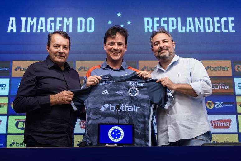 Fernando Diniz, do Cruzeiro, enfrentará novamente o Fluminense no Brasil -