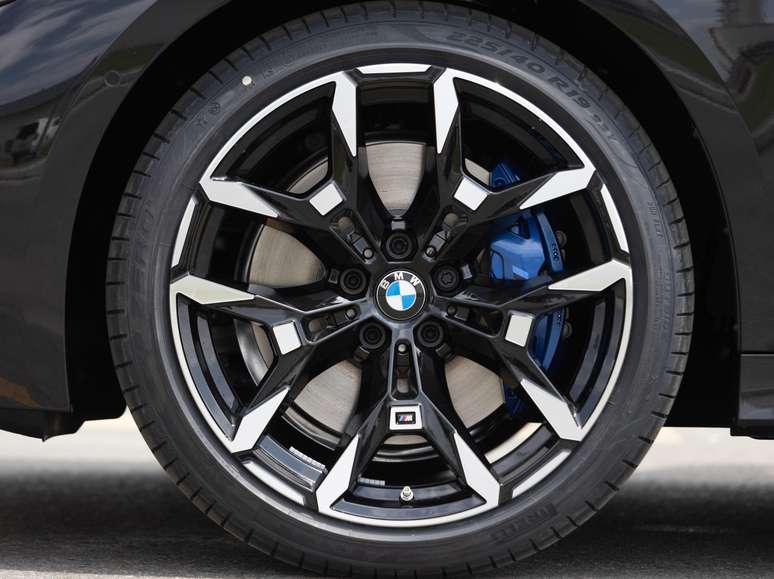 Novo BMW 320i M Sport 2025