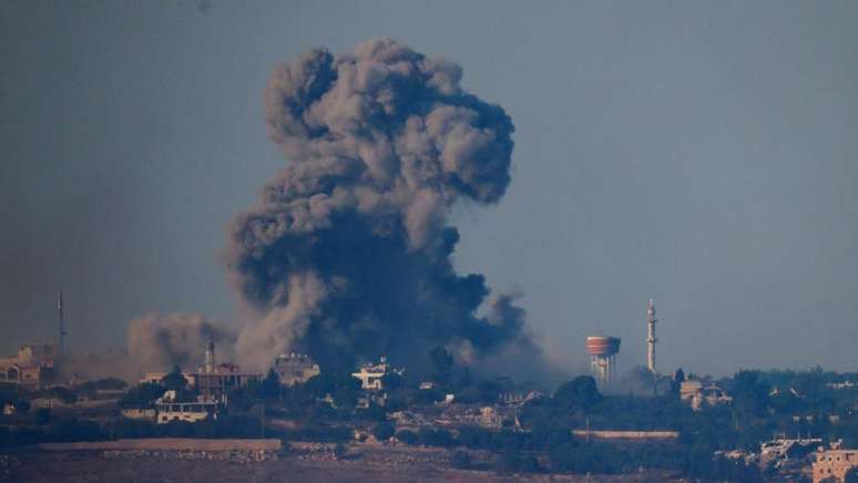 Bombardeio israelense no Sul do Líbano nesta quinta-feira (03/10)