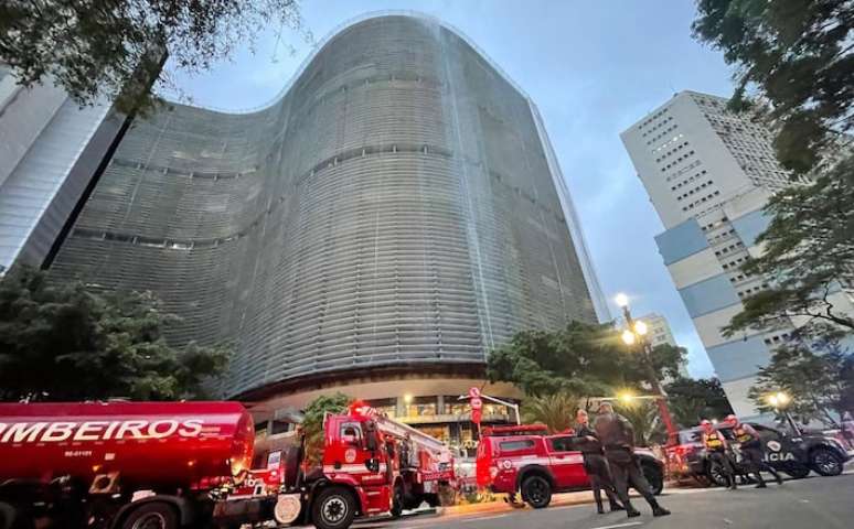 Incêndio atingiu parte do Edifício Copan, nesta quinta-feira.