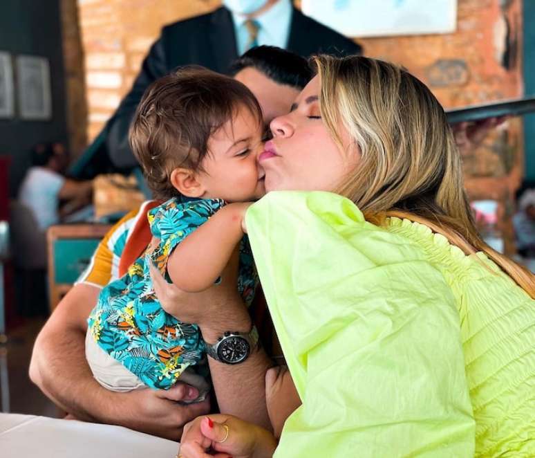 Marília e seu filho Léo, hoje com quatro anos de idade.