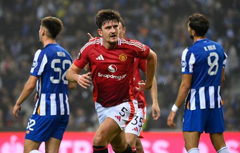 Maguire empató en el tiempo añadido y salvó al United ante el Porto