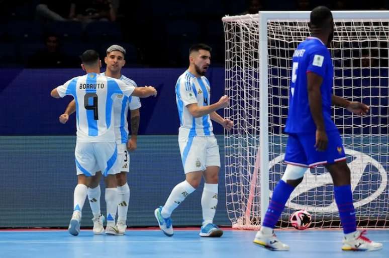 Argentina vai disputar a final da Copa do Mundo de futsal com o Brasil.