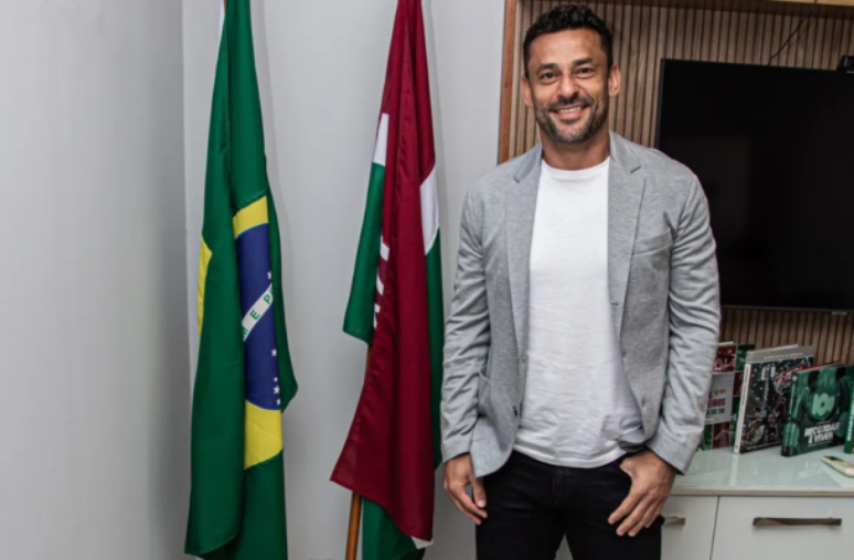 Fluminense parabeniza craque e ídolo Fred –