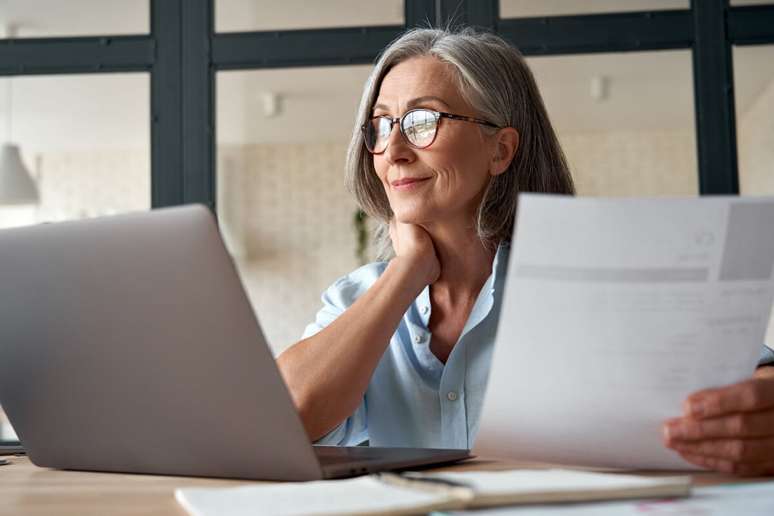 Idosos, com mais experiência de vida, sabem da importância de desconectar e definir limites para evitar o esgotamento 