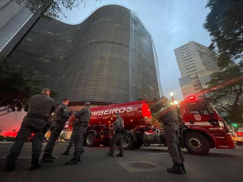 Incêndio atingiu parte do Edifício Copan, nesta quinta-feira.