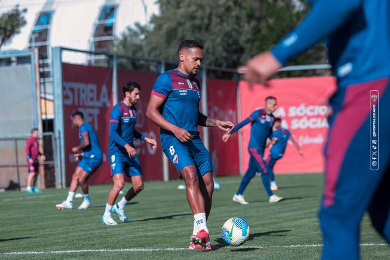 Em Porto Alegre, Fortaleza finaliza preparação para jogo contra o Grêmio