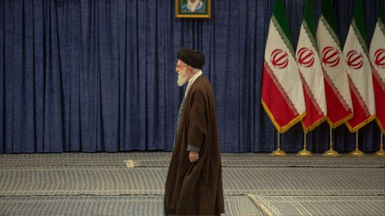 O aiatolá Ali Khamenei é o líder supremo do Irã