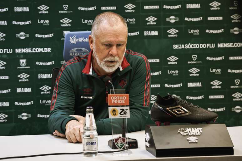 Mano Menezes em entrevista coletiva pós Fluminense x Cruzeiro. -