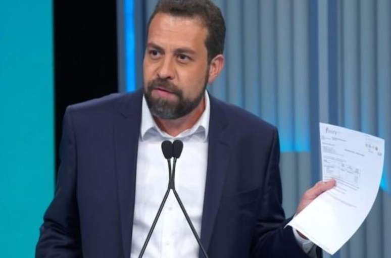 Guilherme Boulos exibiu exame toxicológico em debate da TV Globo