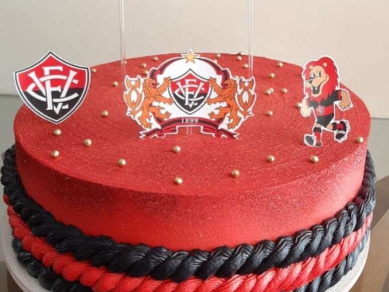 Decoração do Vitória desencadeou caso que repercutiu na comunidade online de confeiteiras.