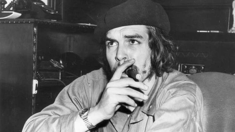 Ernesto "Che" Guevara, guerrilheiro argentino e companheiro de luta de Fidel Castro durante a revolução cubana