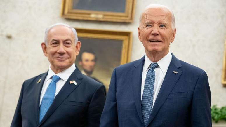 O primeiro-ministro israelense, Benjamin Netanyahu (à esquerda), com o presidente dos EUA, Joe Biden (à direita)