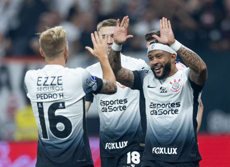 Corinthians recibe al Internacional, en el Neo Química Arena, por el Brasileirão