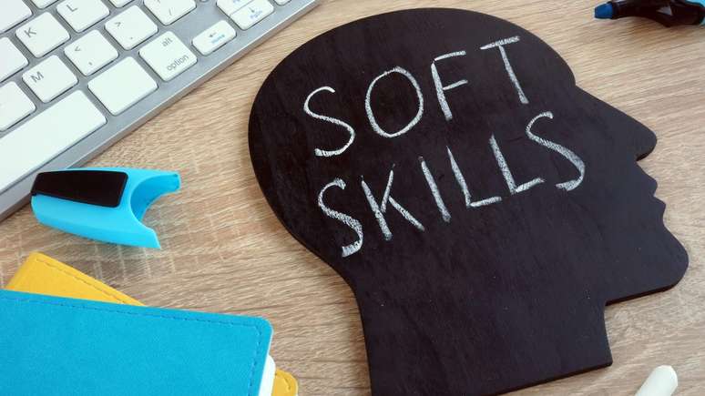 mousepad com inscrição de 'soft skills' 