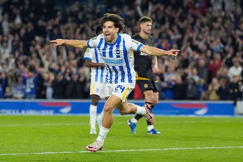 Ferdi Kadioglu (Brighton) comemorando seu gol contra o Wolverhampton, no dia 18.09.2024 