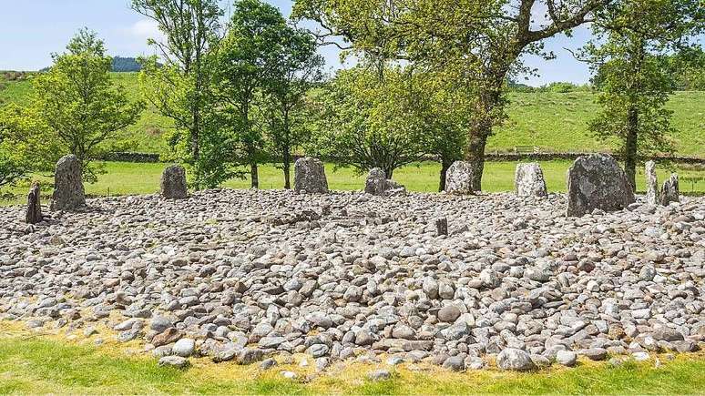 Kilmartin Glen também abriga cinco grandes cemitérios que formam um vasto cemitério ao longo do vale