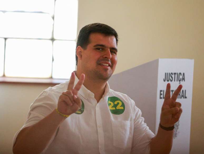 O candidato a prefeitura de Belo Horizonte, Bruno Engler (PL), votou no Colégio SEB