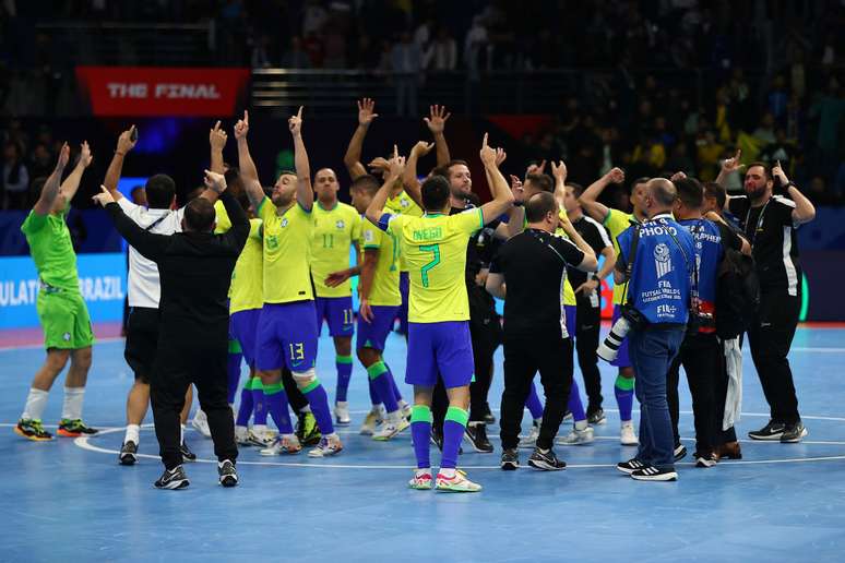 Brasil vence Argentina, conta com intervenções milagrosas de Willian e é hexacampeão de futsal