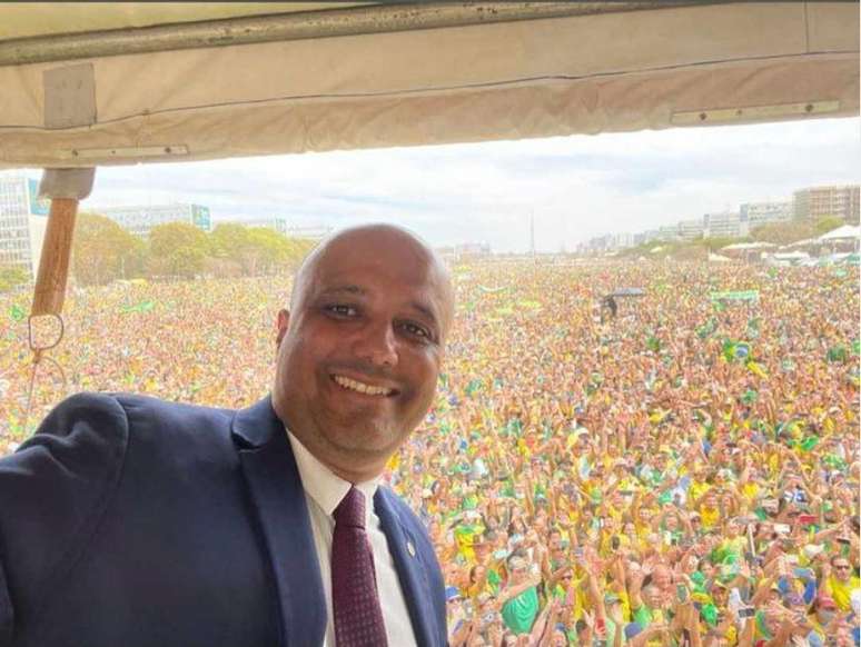 Major Vitor Hugo (PL), bolsonarista de Goiânia, é o vereador mais votado no Centro-Oeste