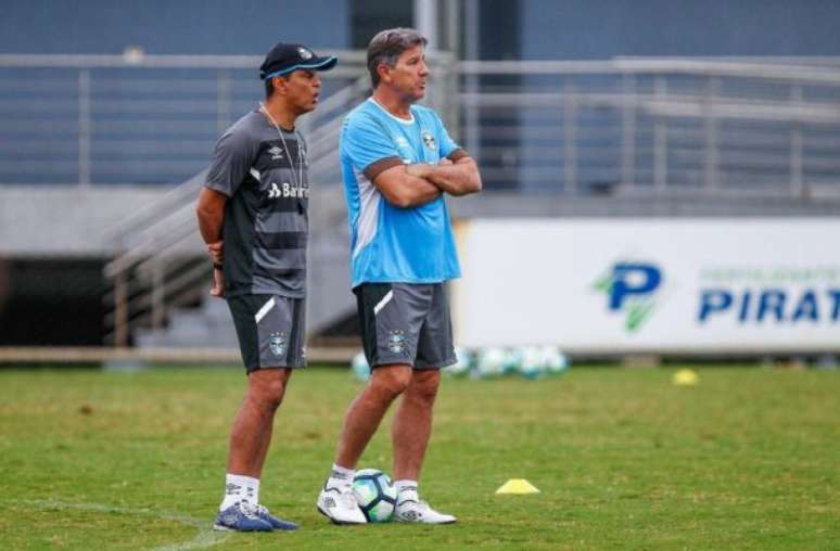 Renato perfila al equipo Grêmio para el duelo contra el Atlético