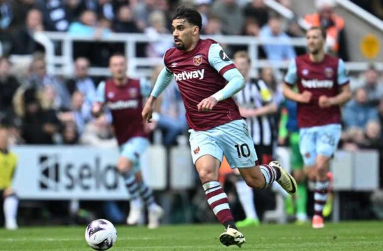 Ben Stansall/AFP via Getty Images - Legenda: Paquetá defende o West Ham, da Inglaterra