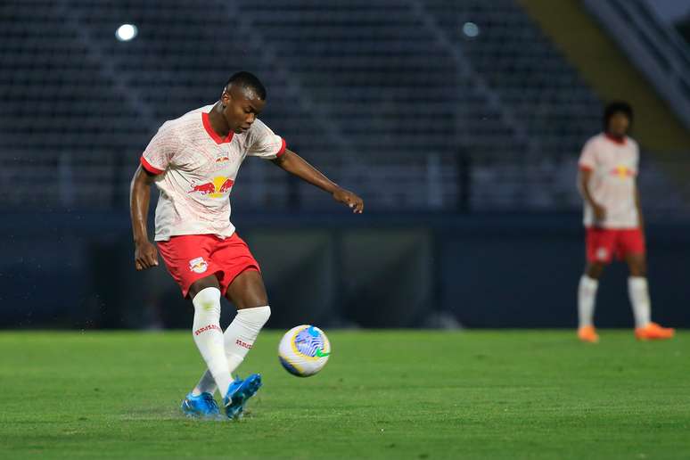 Caicedo, jogador do time sub-23 do Red Bull Bragantino. 