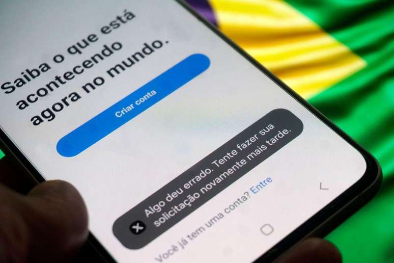 Rede social X está bloqueada no Brasil desde o fim de agosto e deve voltar ao ar gradualmente nas próximas horas