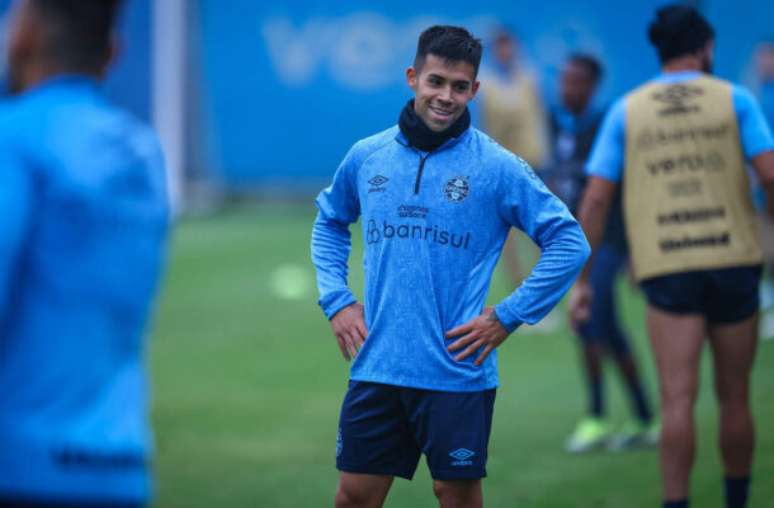 Após boa atuação contra o Fortaleza, Aravena deve seguir como titular do Grêmio