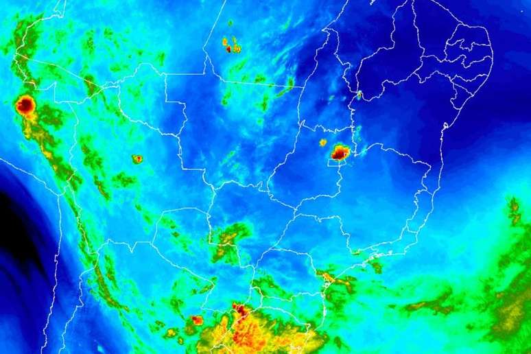 Previsão do tempo indica tempestades no Norte e no Sul do País, com faixa de baixa umidade na parte central