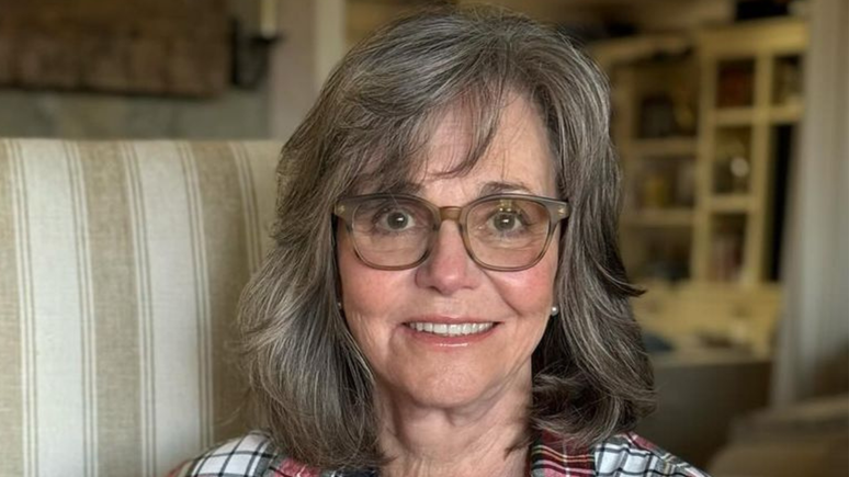 A favor do aborto legal, Sally Field revela que fez aborto sem anestesia aos 17 anos