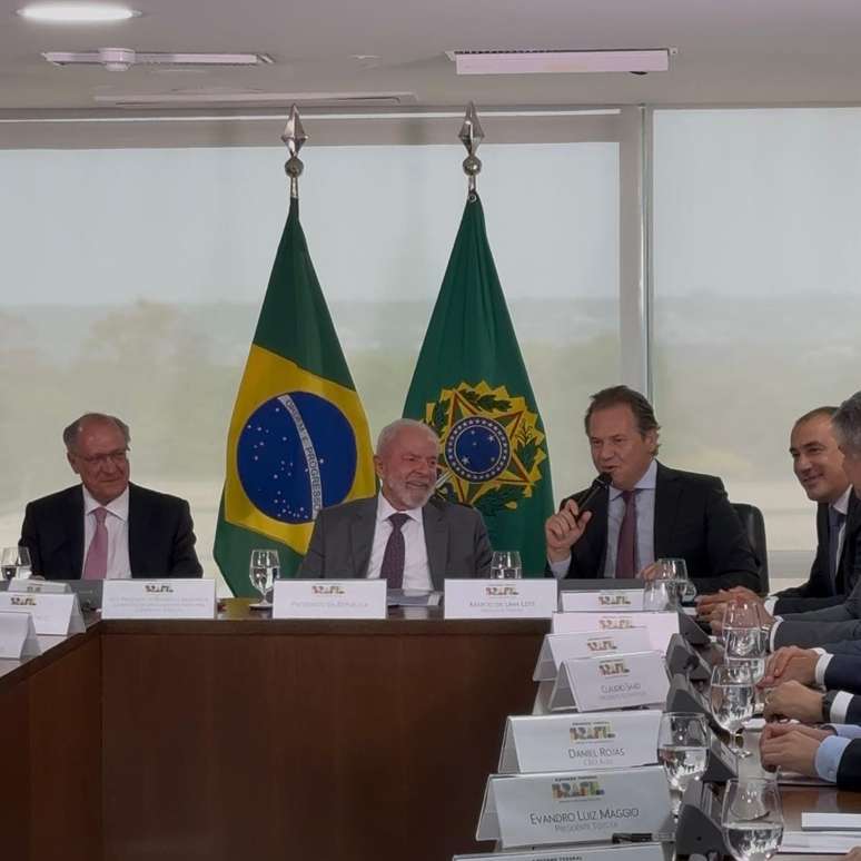 Alckmin, Lula, Lima Leite (Anfavea) e Cappellano (Stellantis): a notícia que o presidente queria