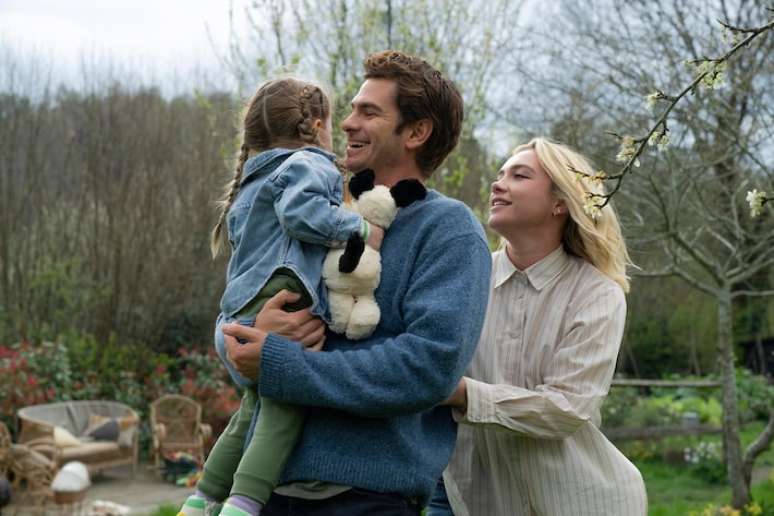 Andrew Garfield e Florence Pugh estão no novo 'Todo Tempo que Temos', filme que mostra um casal abalado por um diagnósico de câncer.