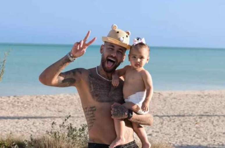 Filhos de Neymar, Davi Lucca e Mavie curtem um banho em resort de luxo na Arábia Saudita –