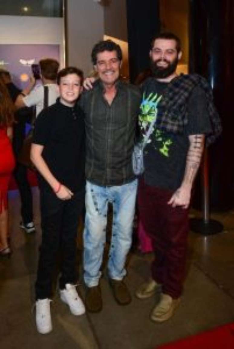 Felipe Camargo e os filhos -