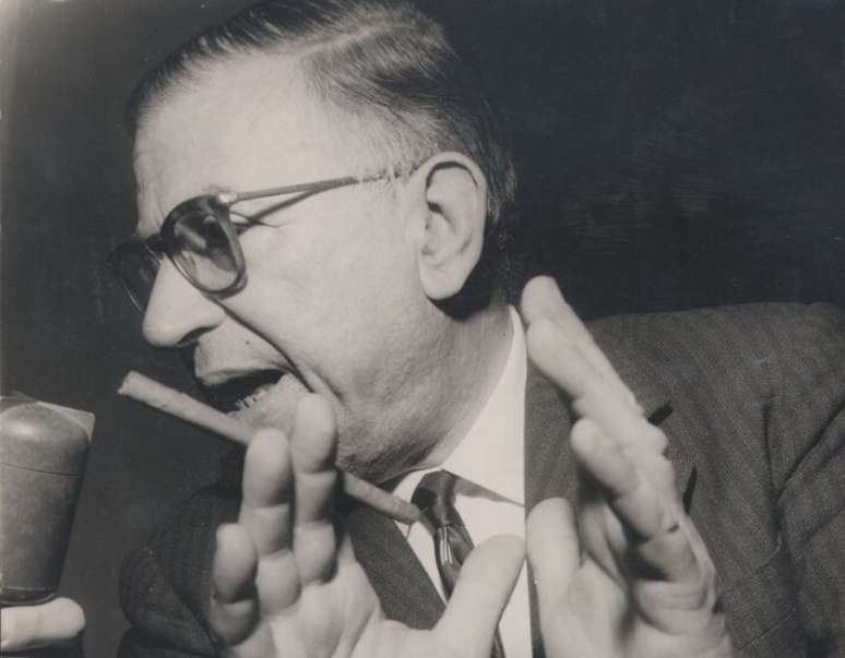Al&eacute;m de motivos pol&iacute;ticos, Jean-Paul Sartre explicou que um Nobel de Literatura teria um peso sob o seu trabalho