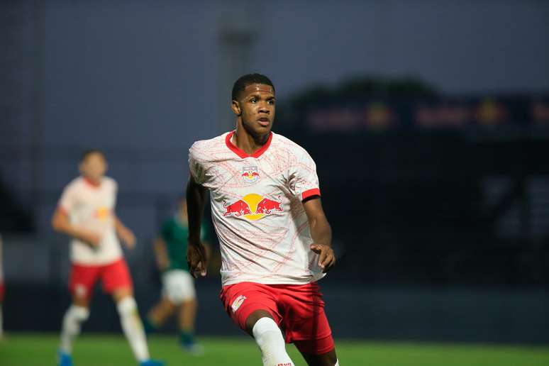 Kau&atilde; Alves, jogador do time sub-23 do Red Bull Bragantino. 