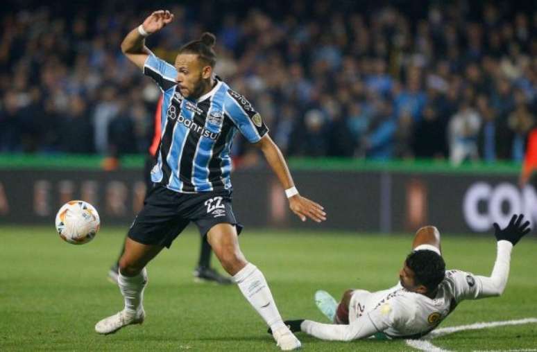 FOTO: LUCAS MERÇON / FLUMINENSE F.C. - Legenda: Braithwaite analisou derrota do Grêmio
