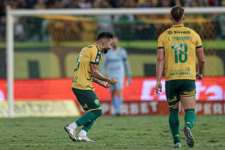 Dourado ainda pode se manter na Série A 